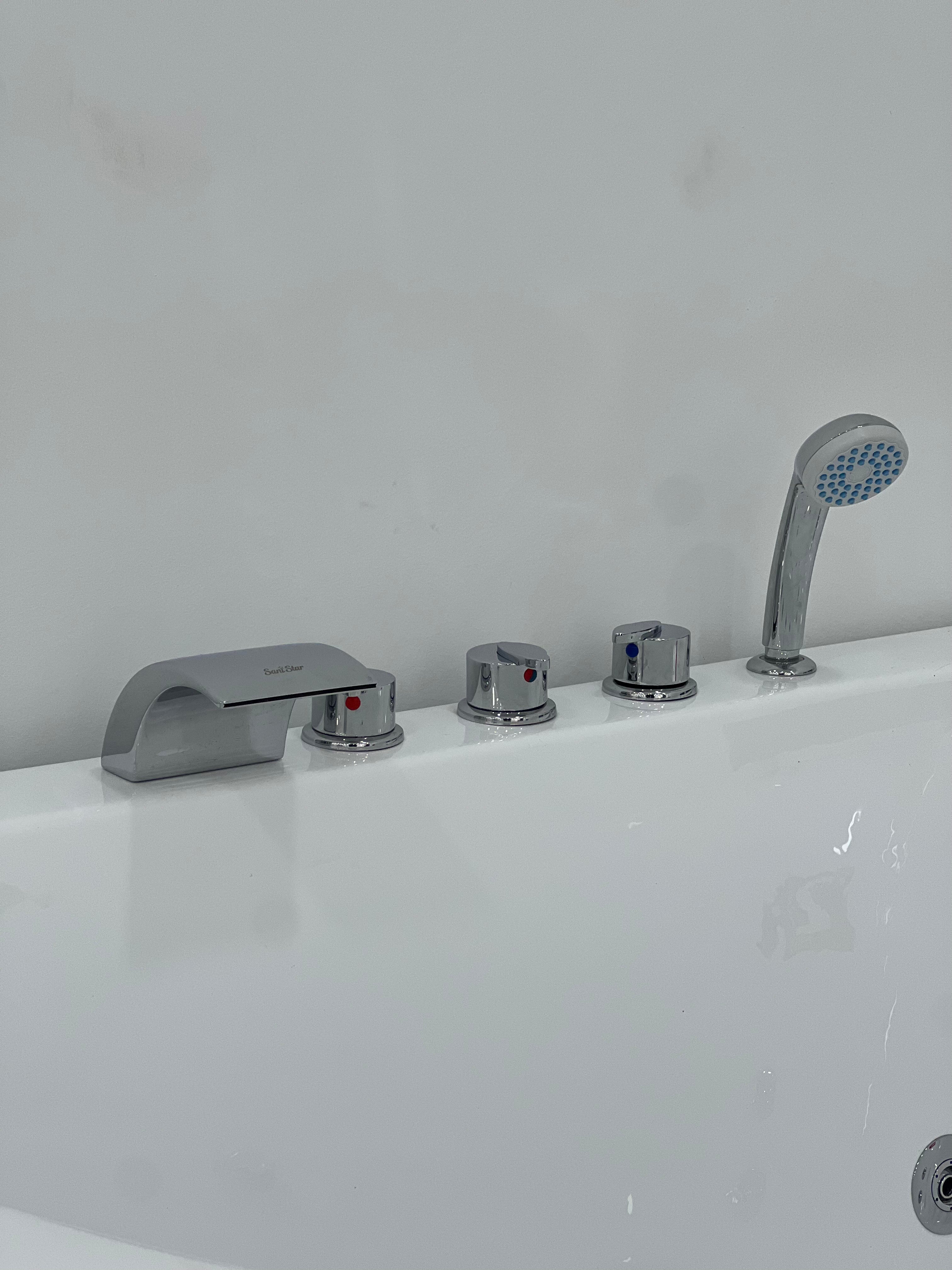 Jaccuzi 170/113 Avec Spot et 2 Moteur et 2 place