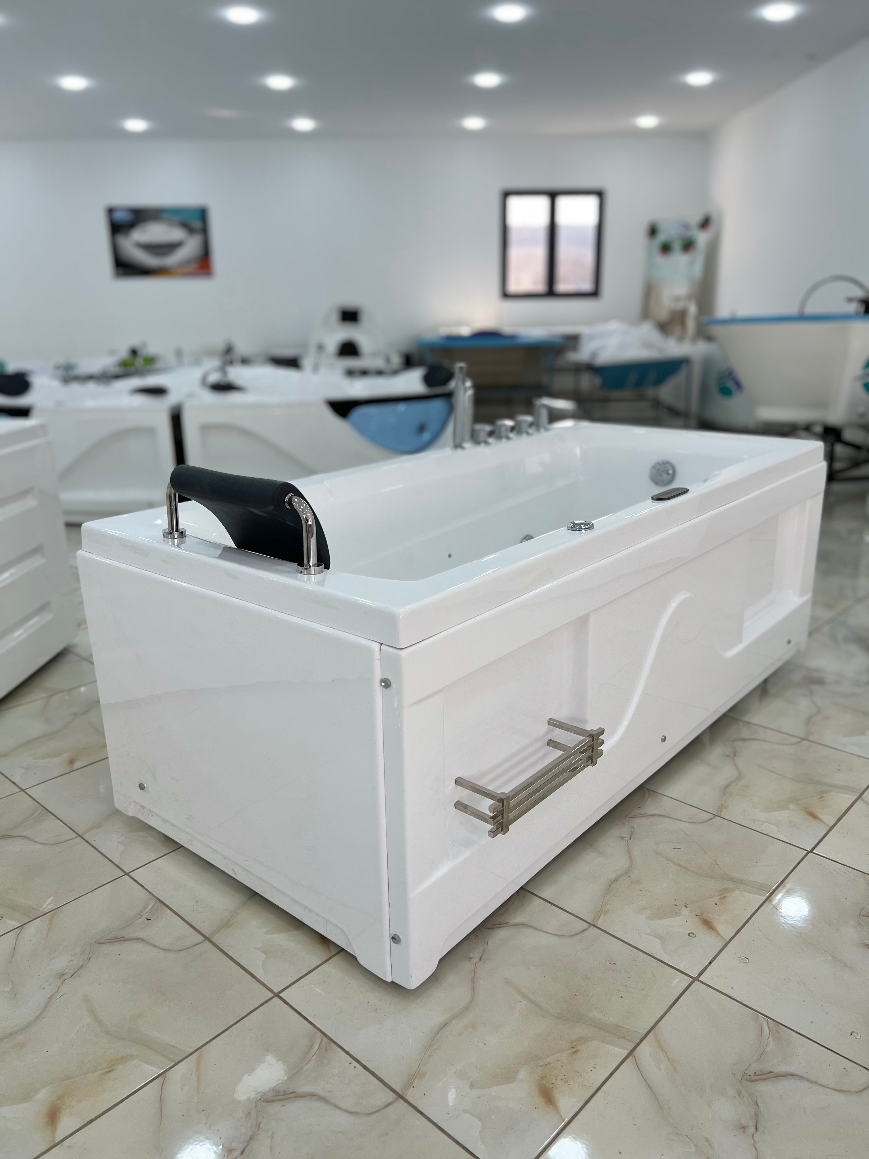 Jaccuzi Golea 170/80/60 Avec Spot et 2 Moteur et 1 place