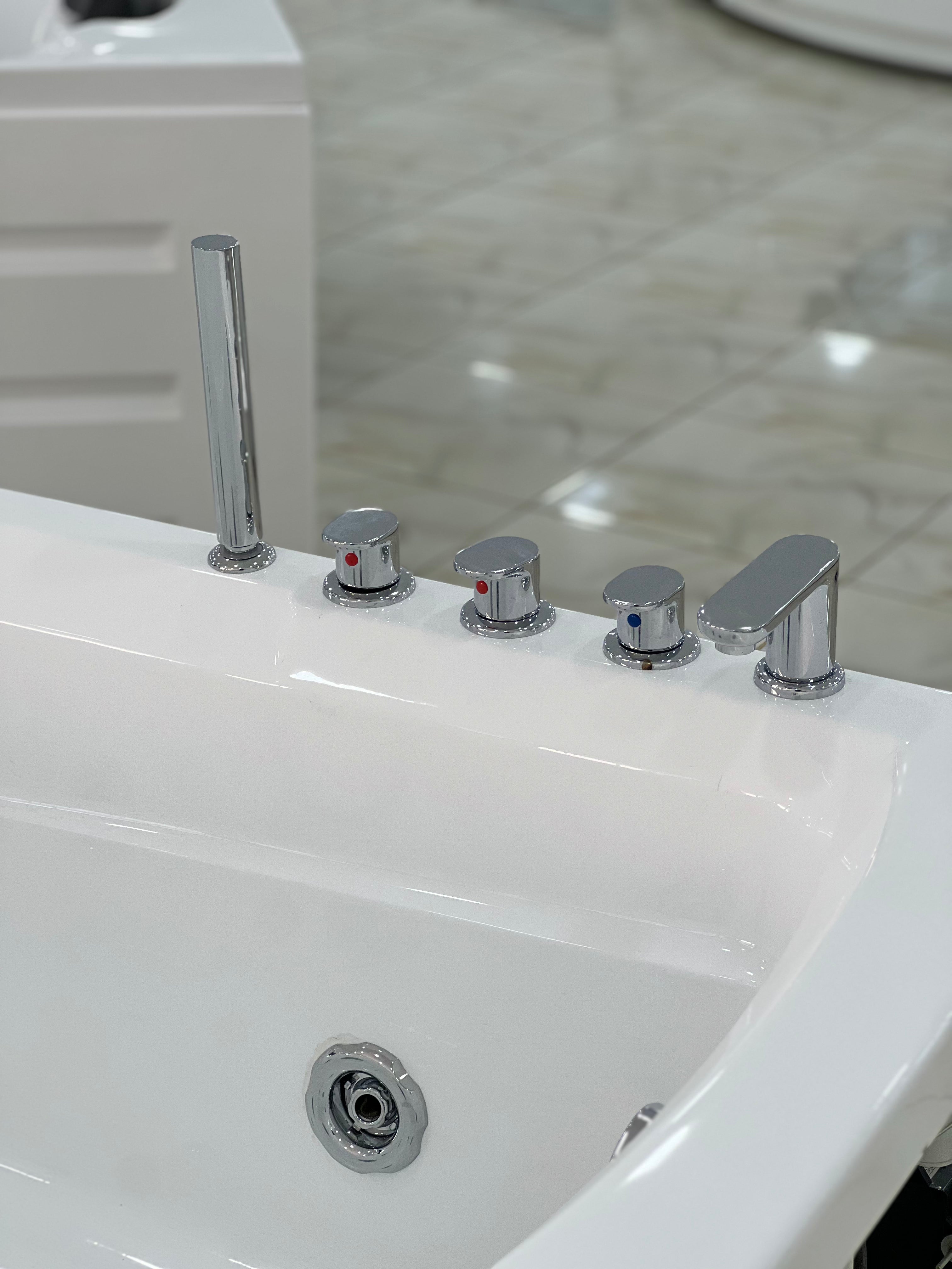 Jaccuzi Golea 170/80/60 Avec Spot et 2 Moteur et 1 place