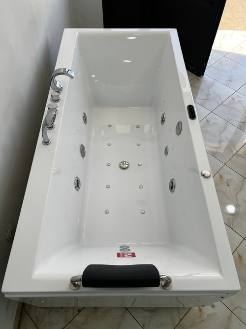 Jaccuzi 190/90/70 Avec Spot et 2 Moteur