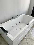 Jaccuzi 190/90/70 Avec Spot et 2 Moteur