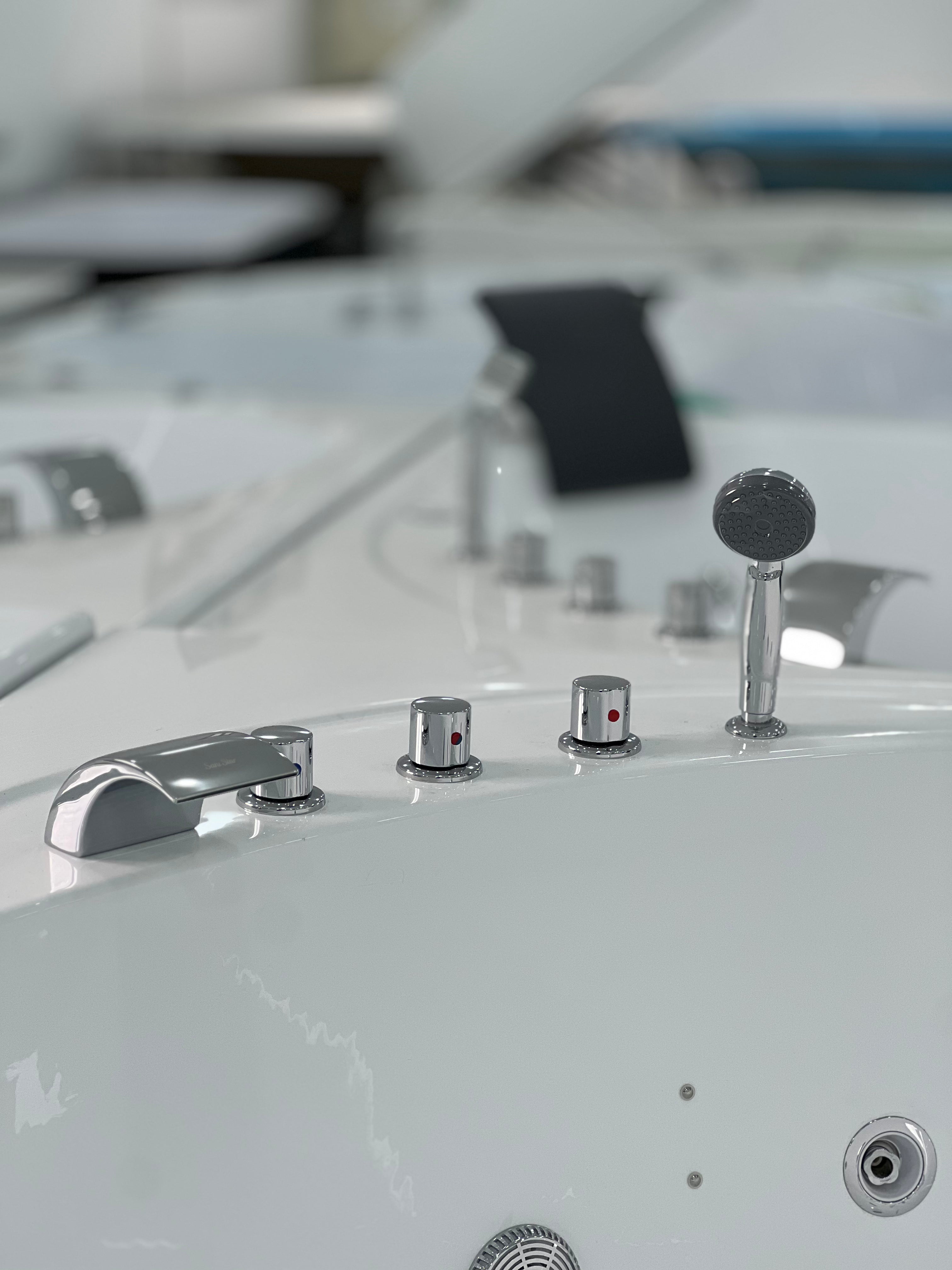 Jaccuzi Perla 150/150/60 Avec Spot et 2 Moteur et 1 place