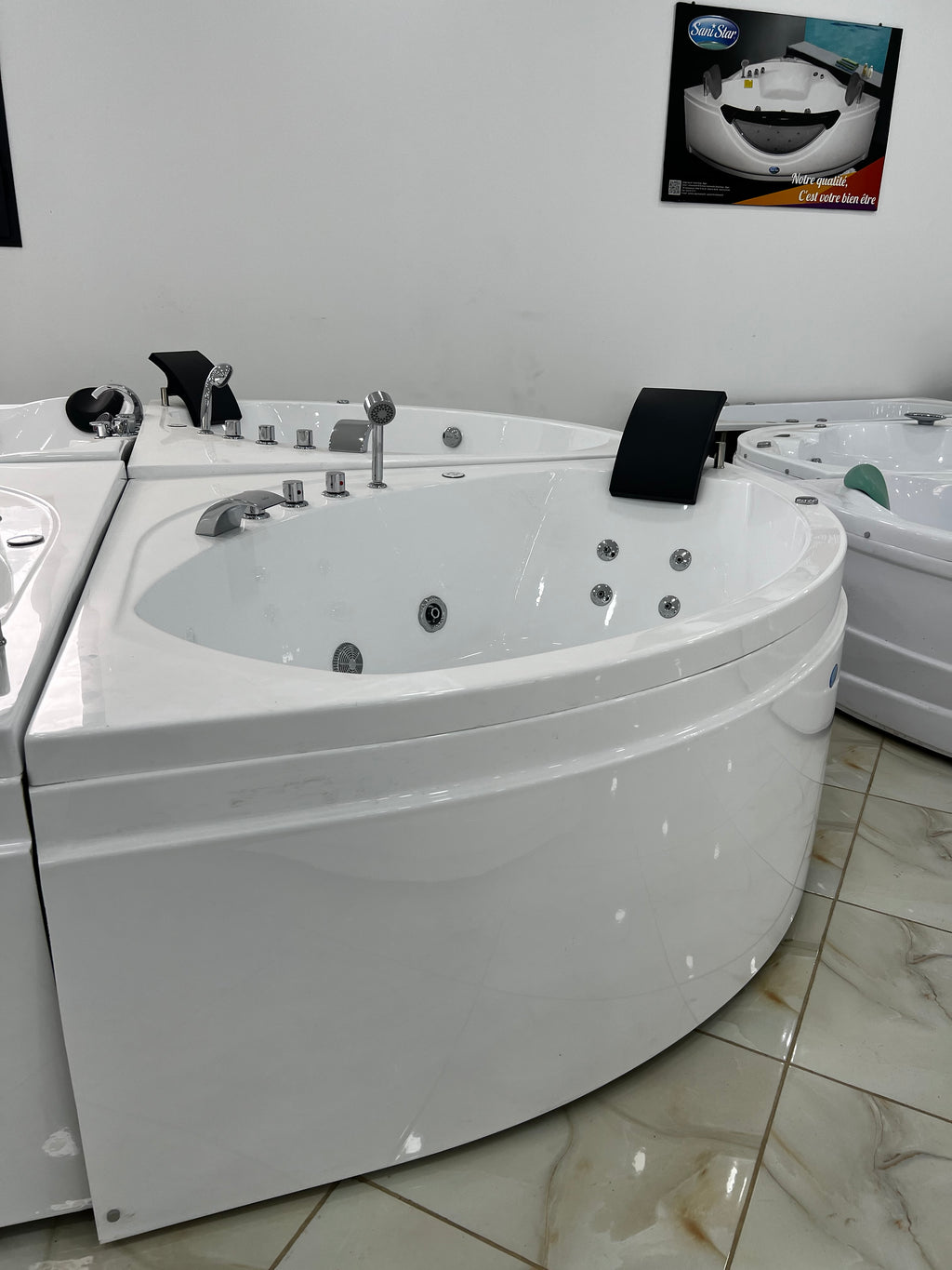 Jaccuzi Perla 150/150/60 Avec Spot et 2 Moteur et 1 place